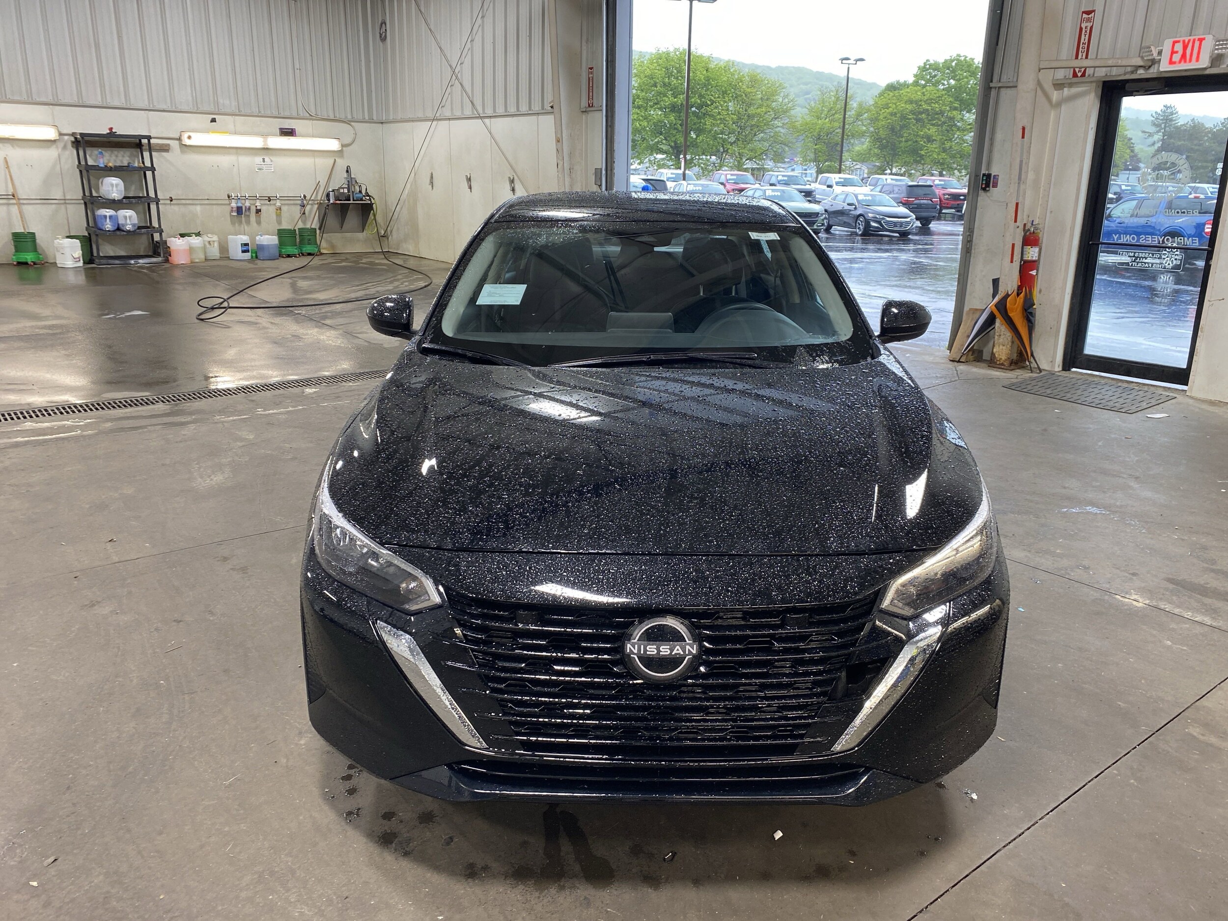 2025 Nissan Sentra SV photo 2