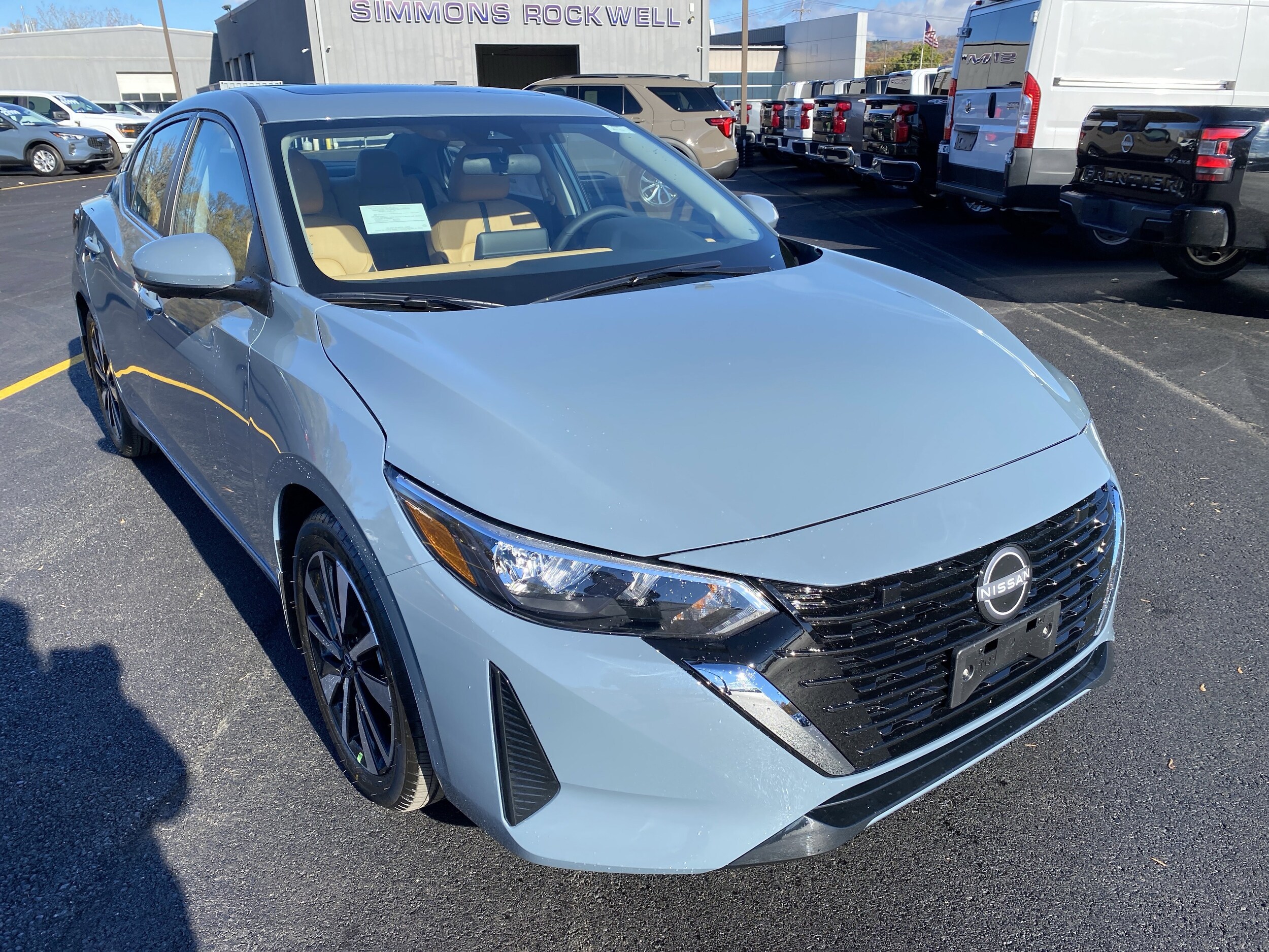 2025 Nissan Sentra SV photo 3