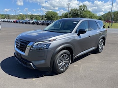 2025 Nissan Pathfinder S SUV