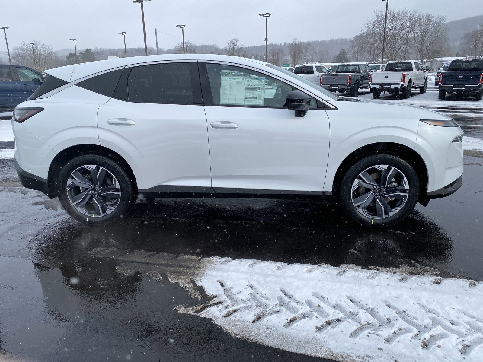 2025 Nissan Murano SL photo 4