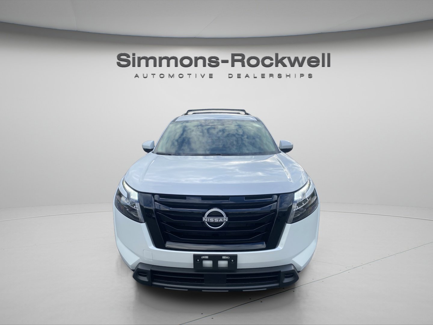 2025 Nissan Pathfinder SV photo 2