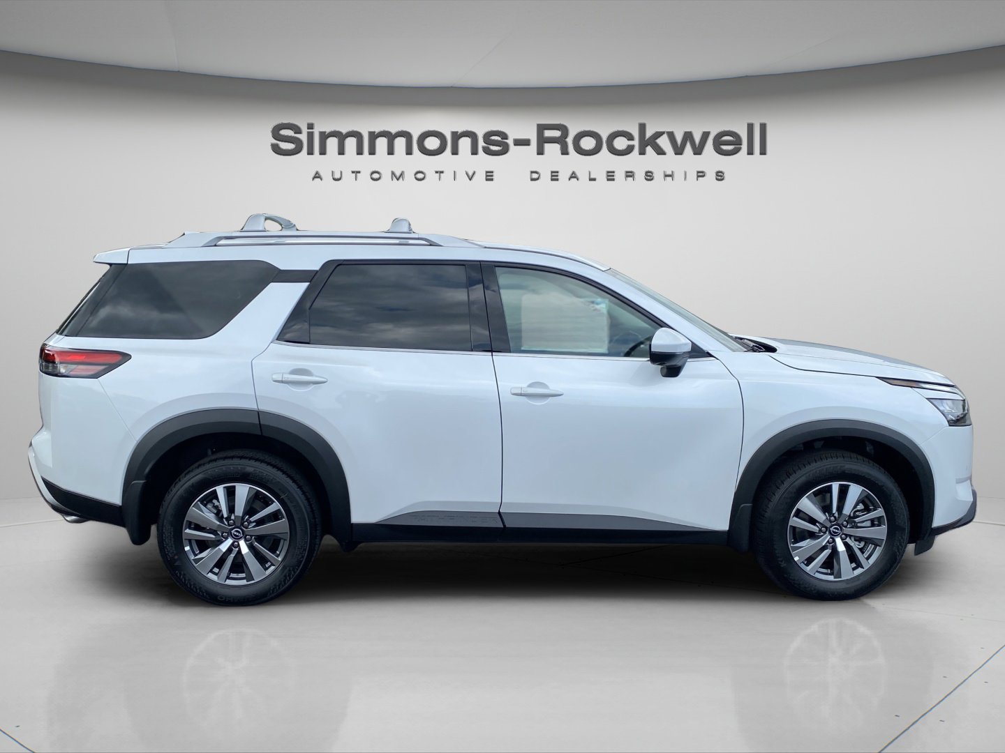 2025 Nissan Pathfinder Platinum photo 4