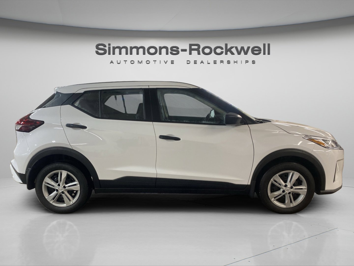 2024 Nissan Kicks S photo 3