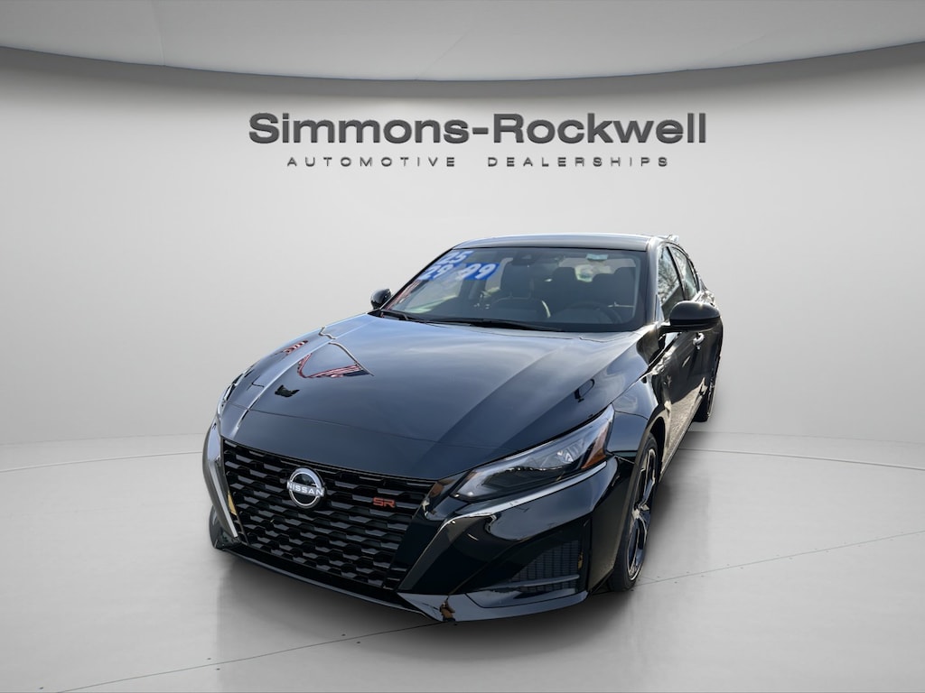 New 2025 Nissan Altima SR Sedan