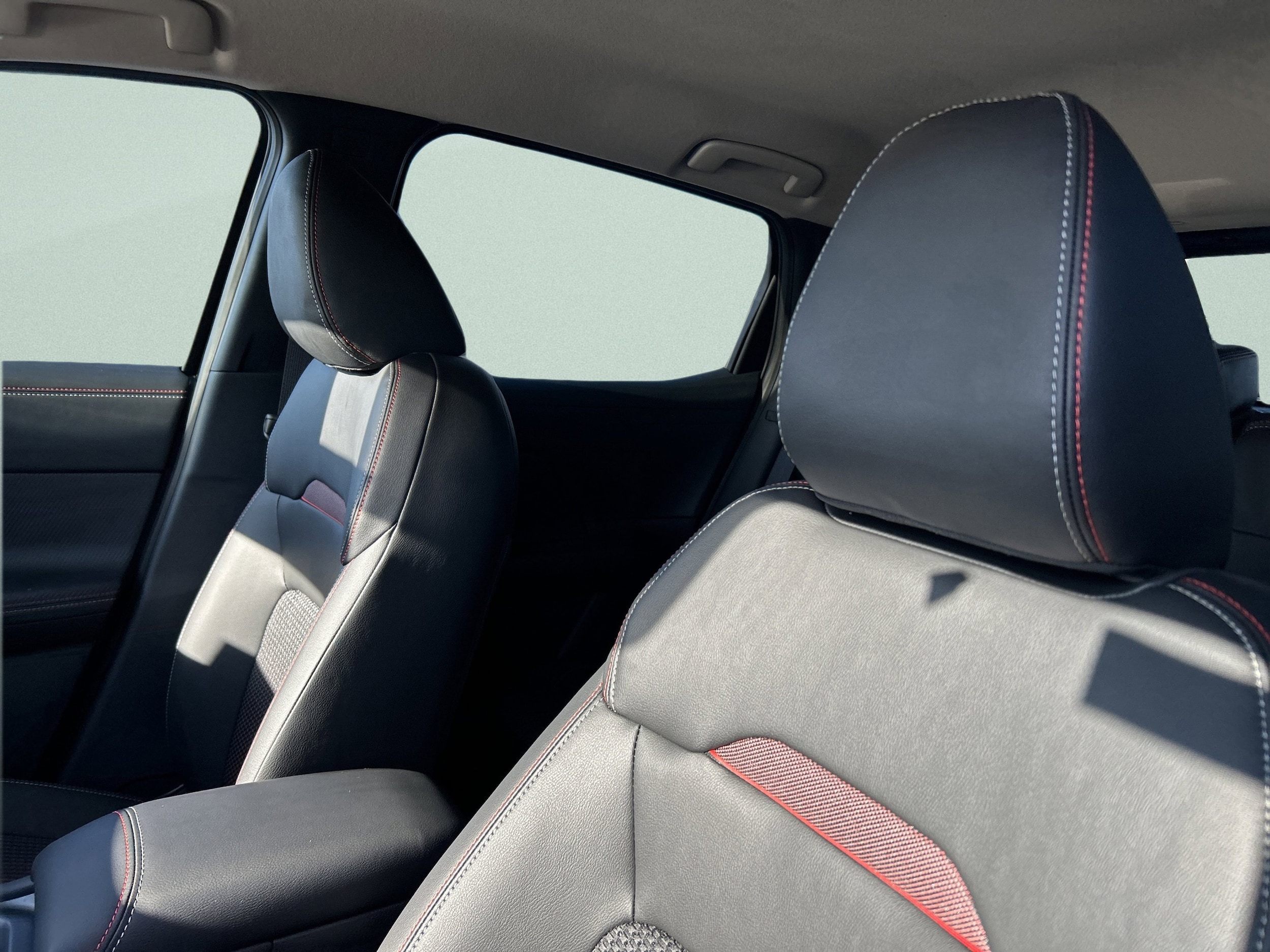 2026 Nissan KICKS SR AWD - Photo 12