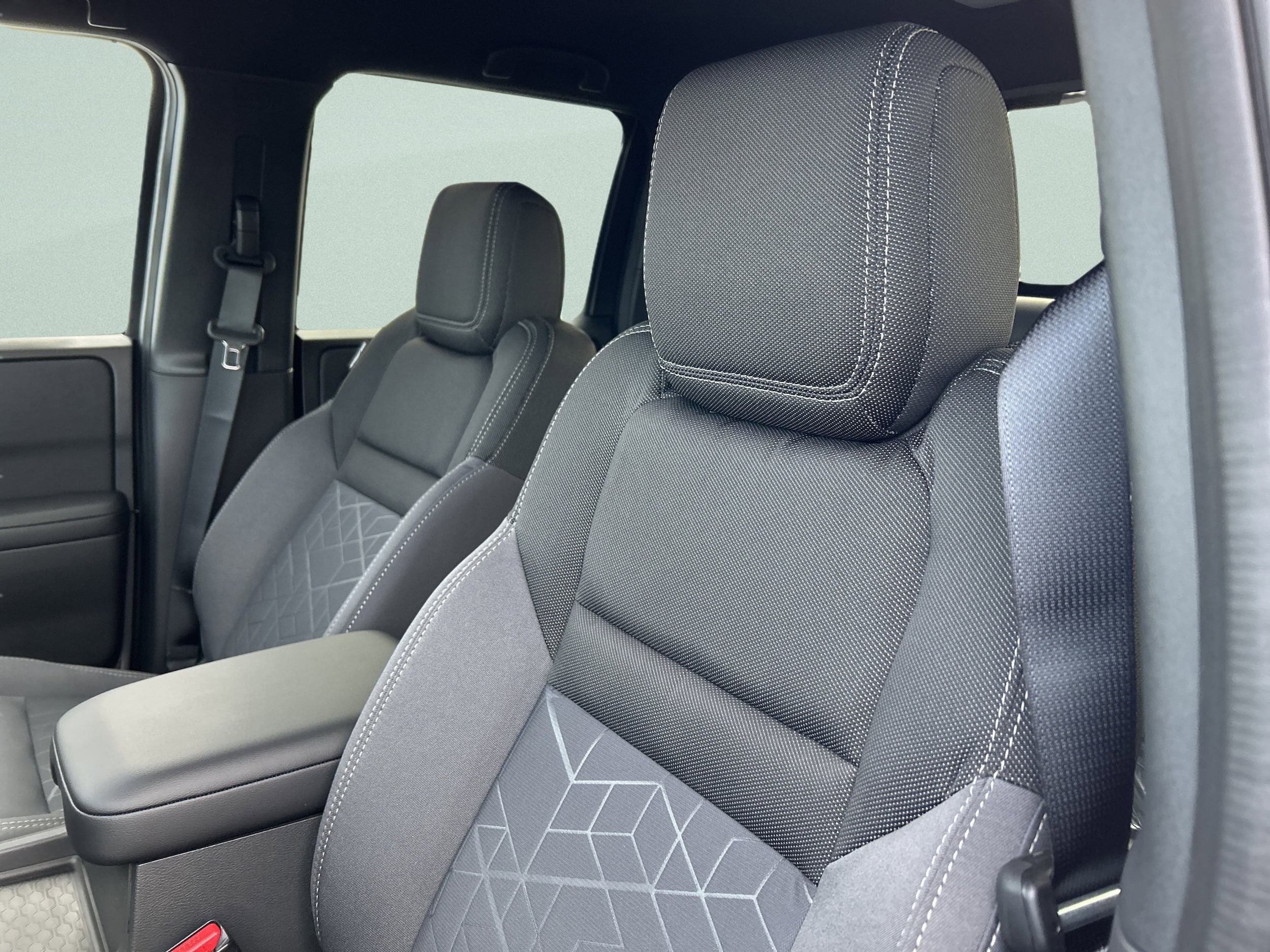 2026 Nissan Frontier SV - Photo 12