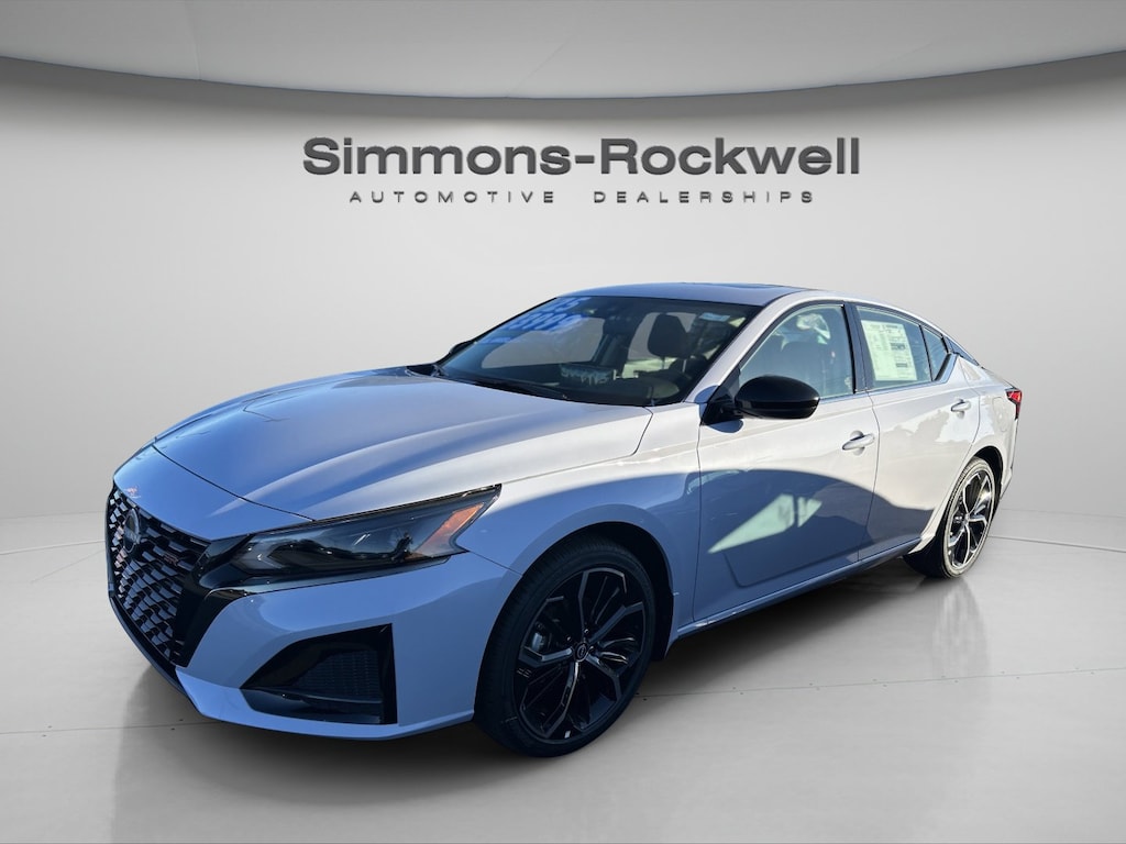 New 2025 Nissan Altima SR Sedan