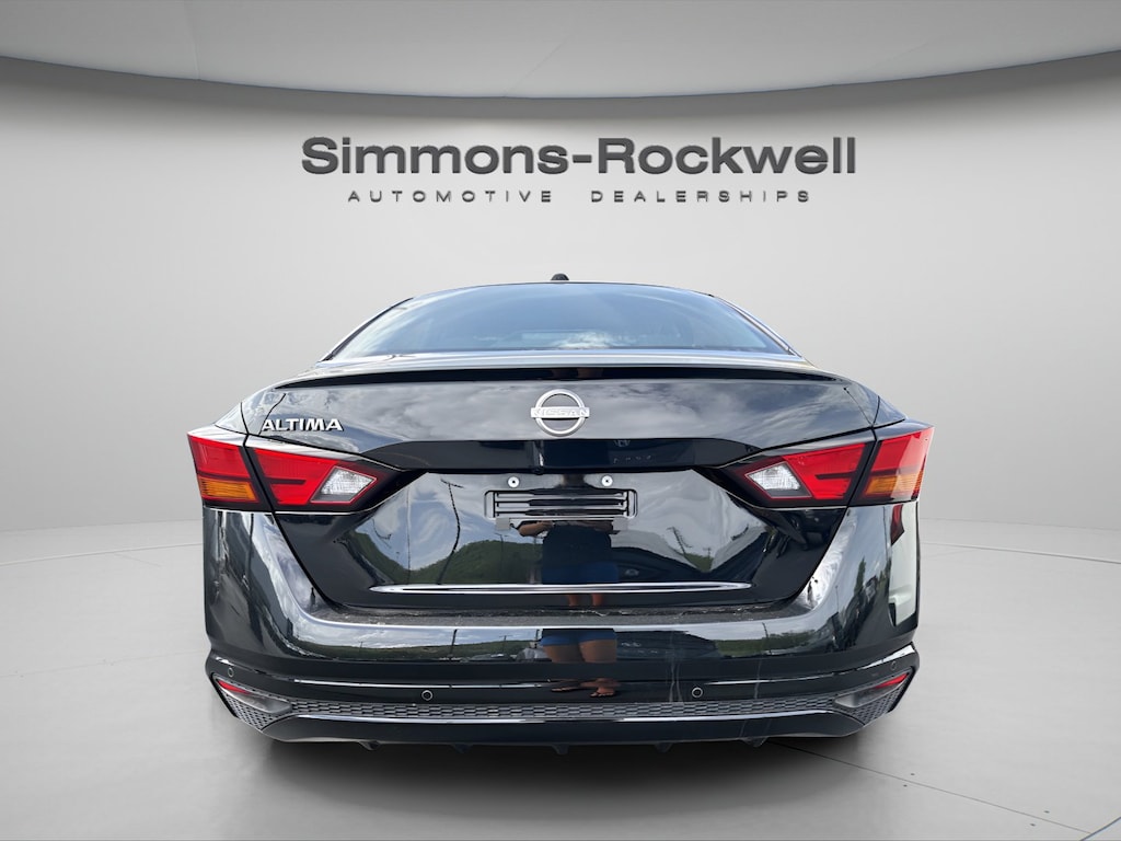 Used 2025 Nissan Altima SV Sedan