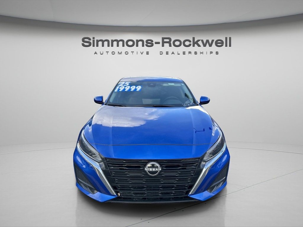 Used 2025 Nissan Altima SV Sedan