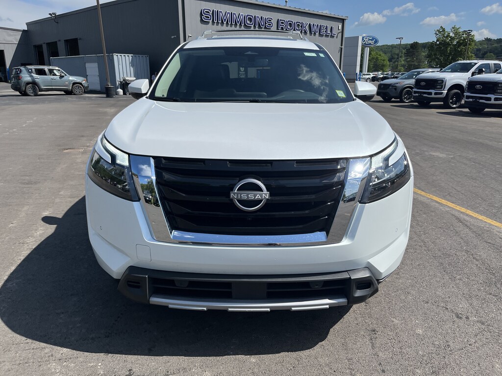 Used 2025 Nissan Pathfinder SL SUV