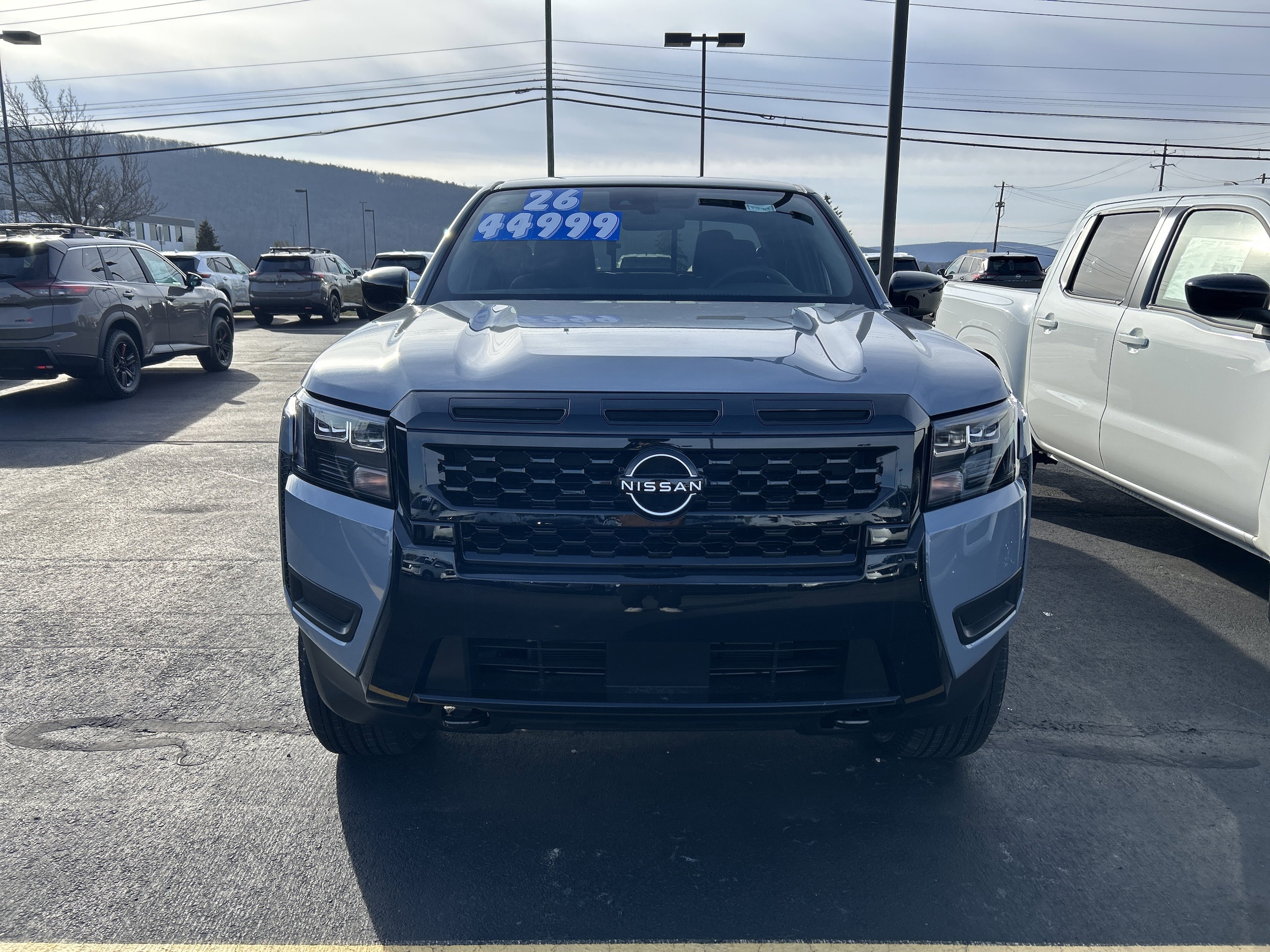 2026 Nissan Frontier SV's photo