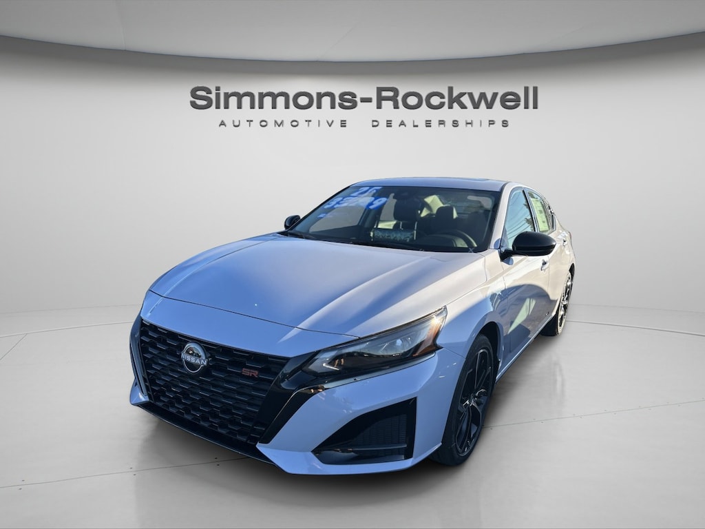 New 2025 Nissan Altima SR Sedan