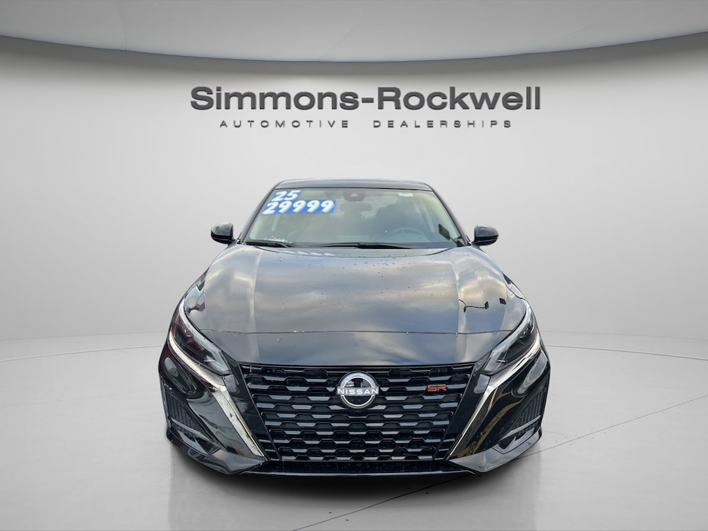 New 2025 Nissan Altima SR Sedan