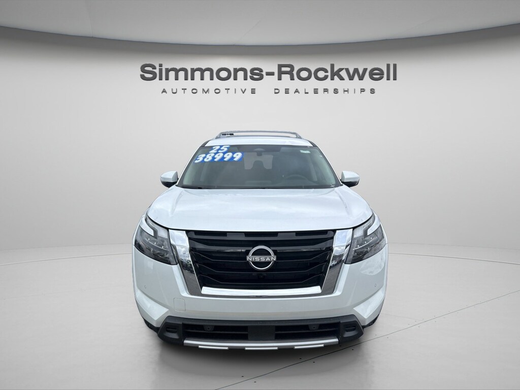 New 2025 Nissan Pathfinder SL SUV
