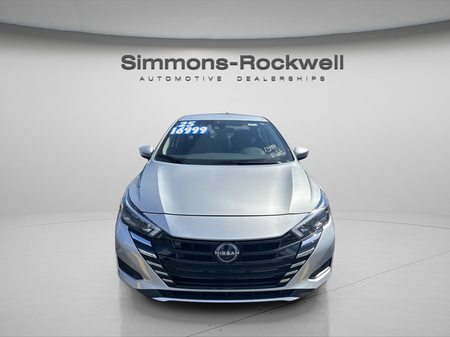 2025 Nissan Versa 1.6 SV CVT's photo