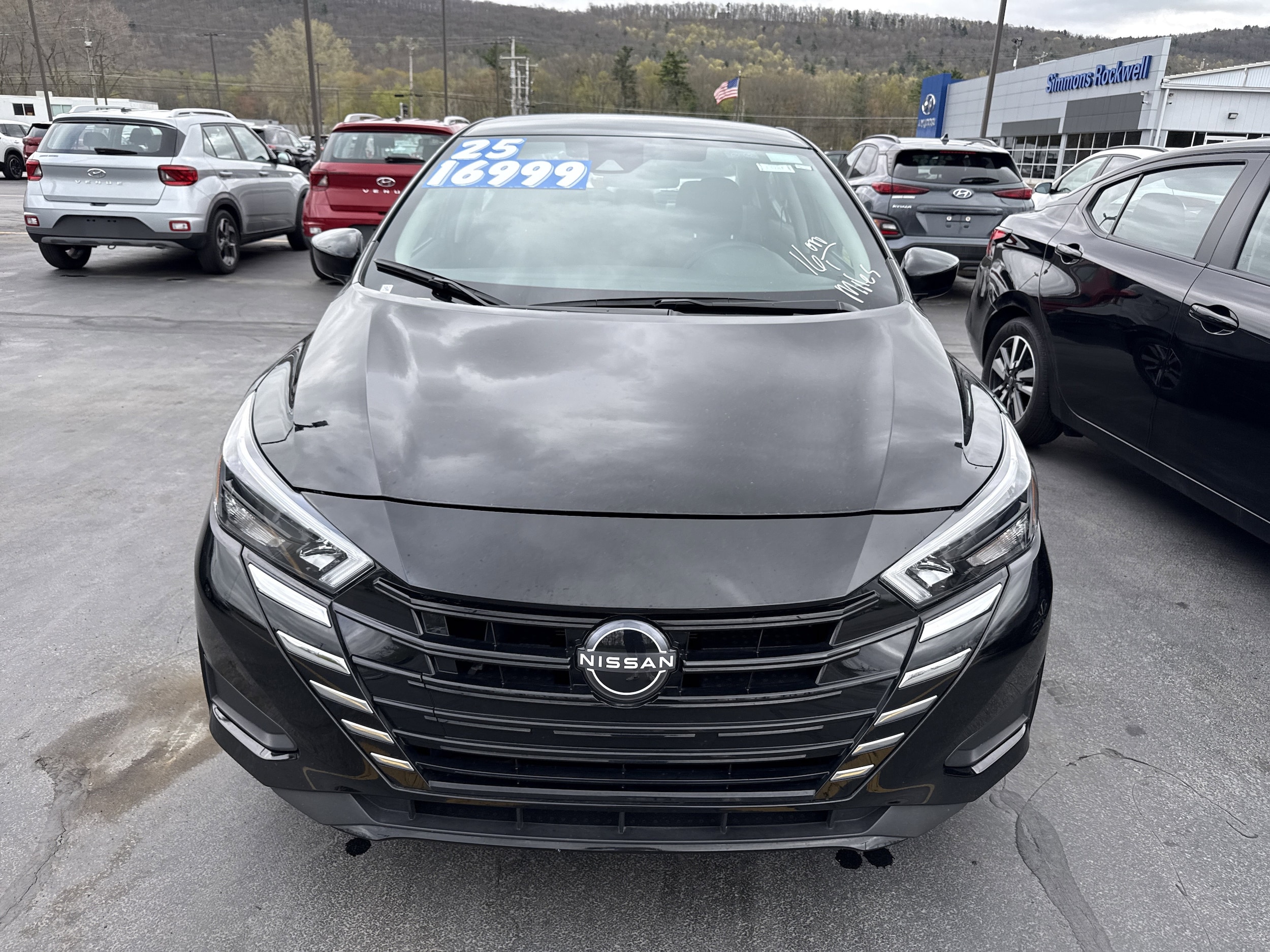 2025 Nissan Versa 1.6 SV CVT's photo