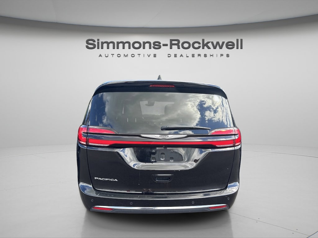 Used 2025 Chrysler Pacifica Select Van Passenger Van