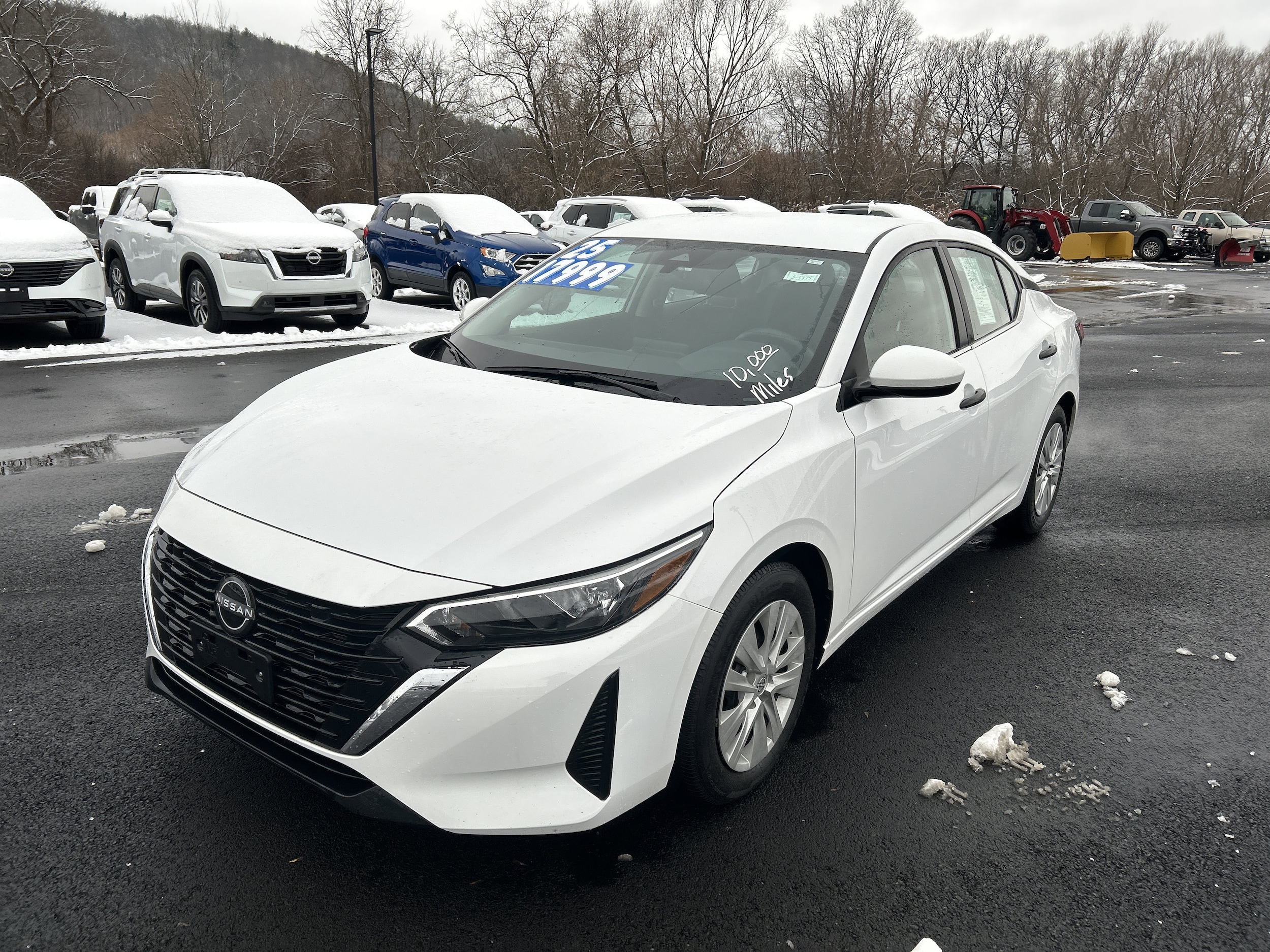 2025 Nissan Sentra S's photo