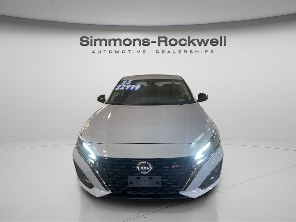 Used 2025 Nissan Altima SR Sedan