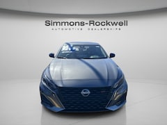 2025 Nissan Altima SR Sedan