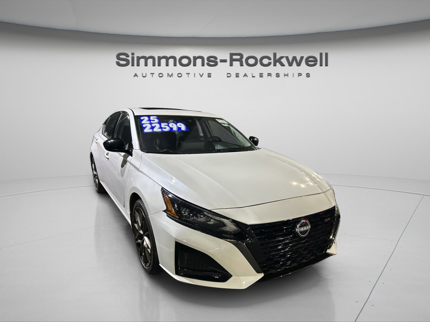 2025 Nissan Altima SR's photo