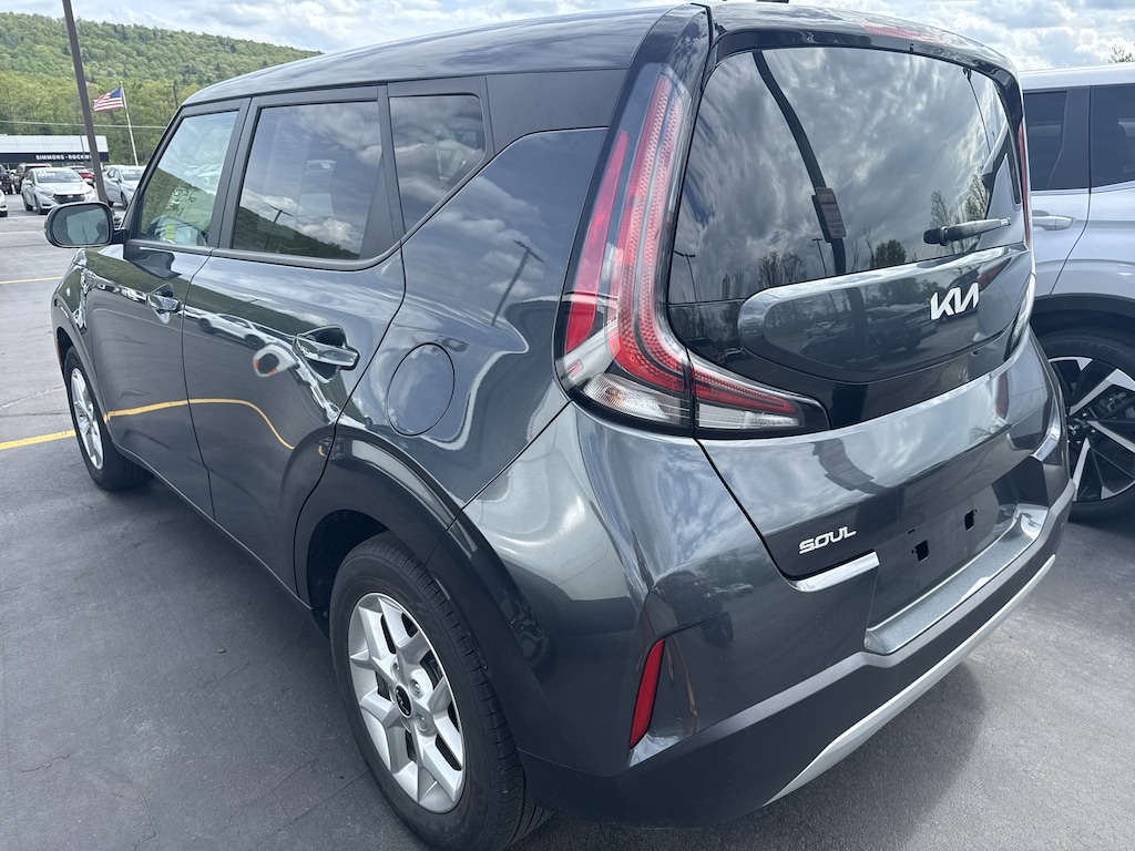 Used 2025 Kia Soul LX Hatchback