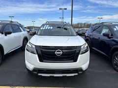 2025 Nissan Pathfinder Platinum SUV