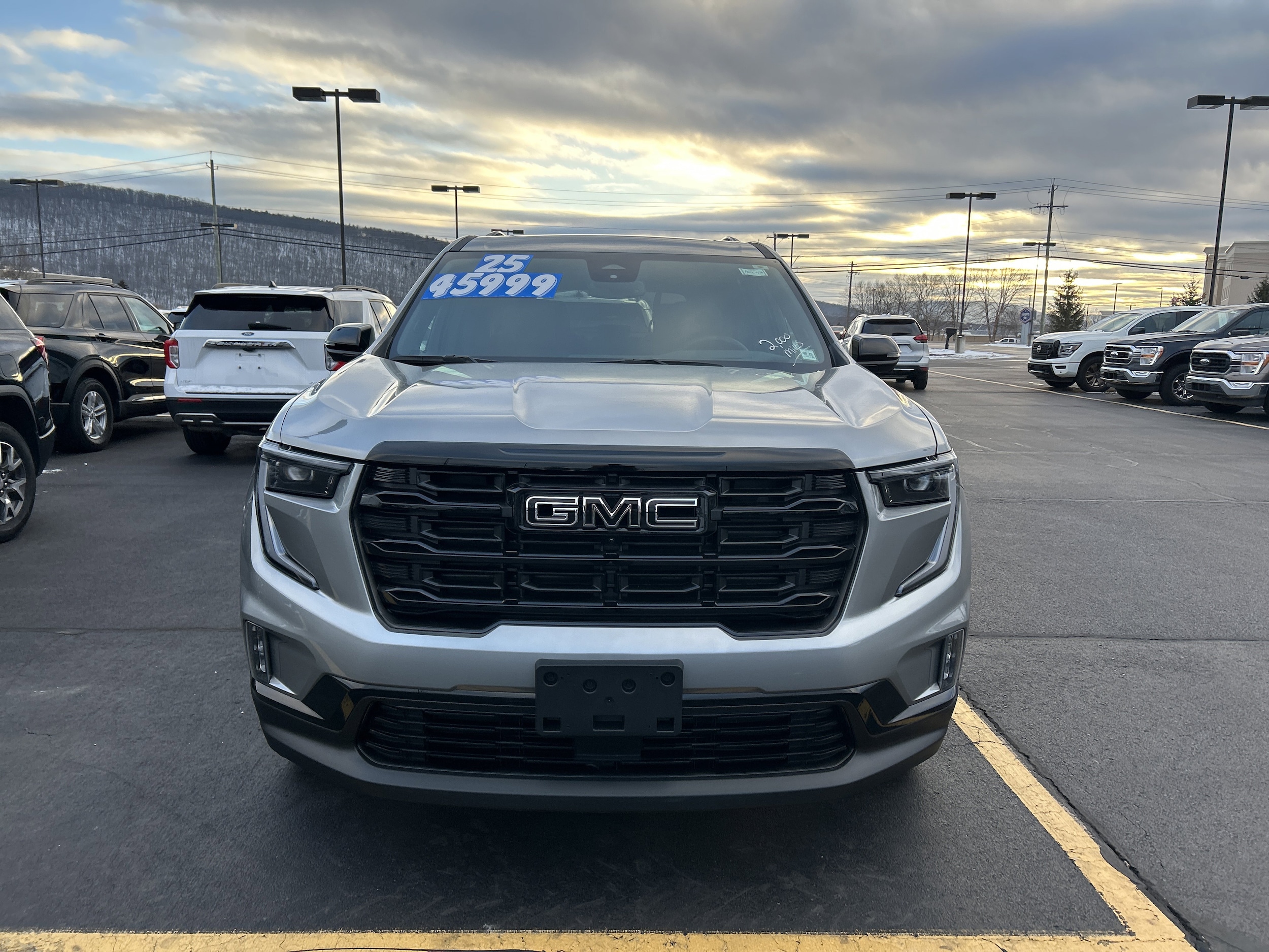 2025 GMC Acadia Elevation's photo