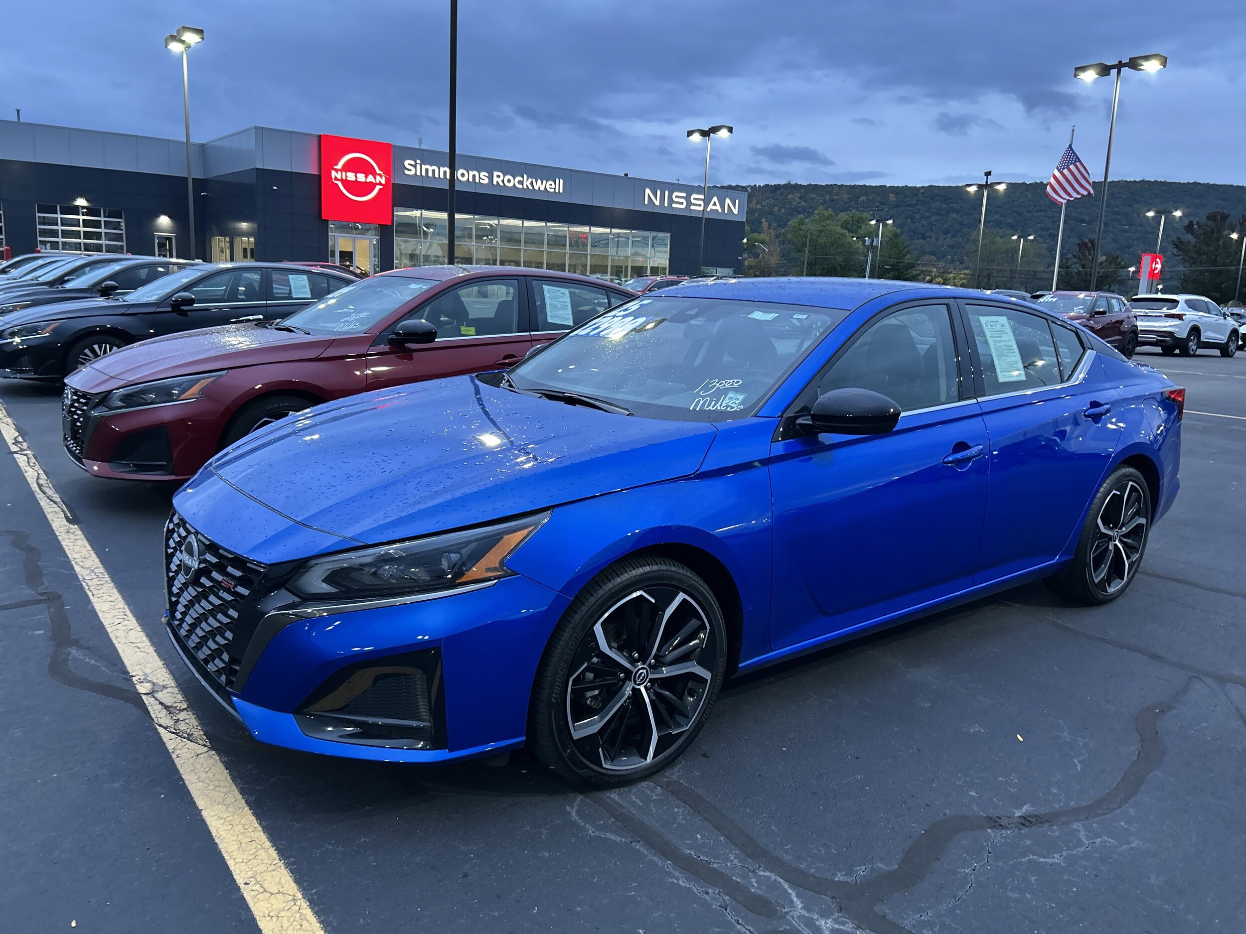 2025 Nissan Altima SR photo 3