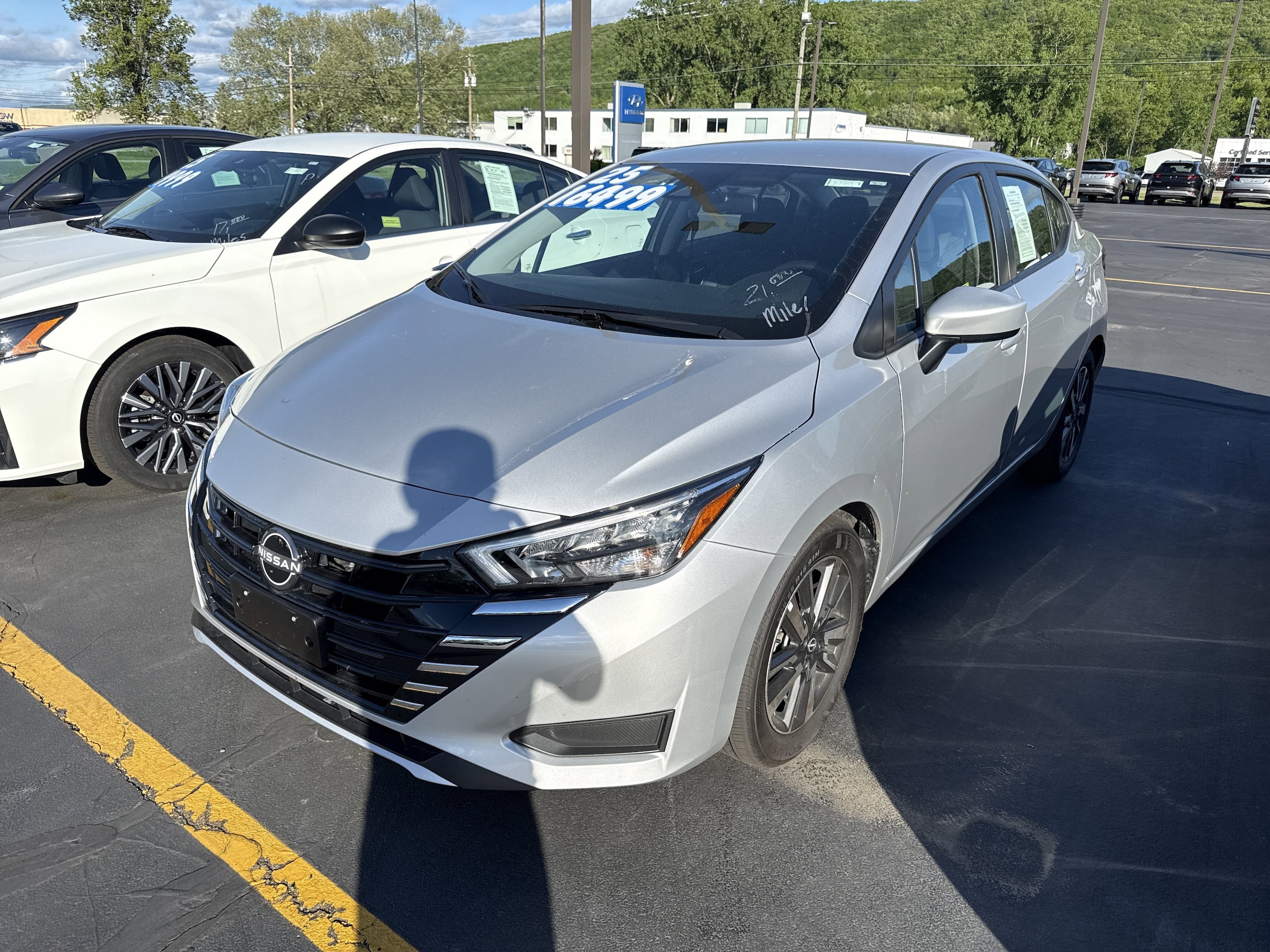 2025 Nissan Versa 1.6 SV CVT's photo