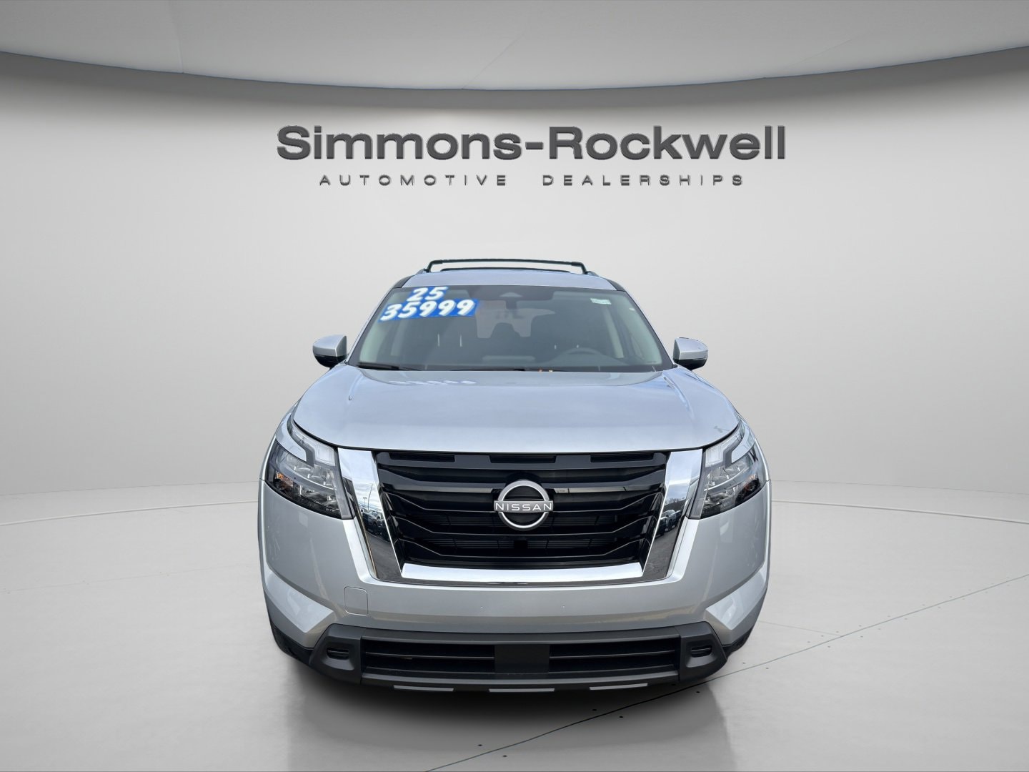 2025 Nissan Pathfinder SV's photo