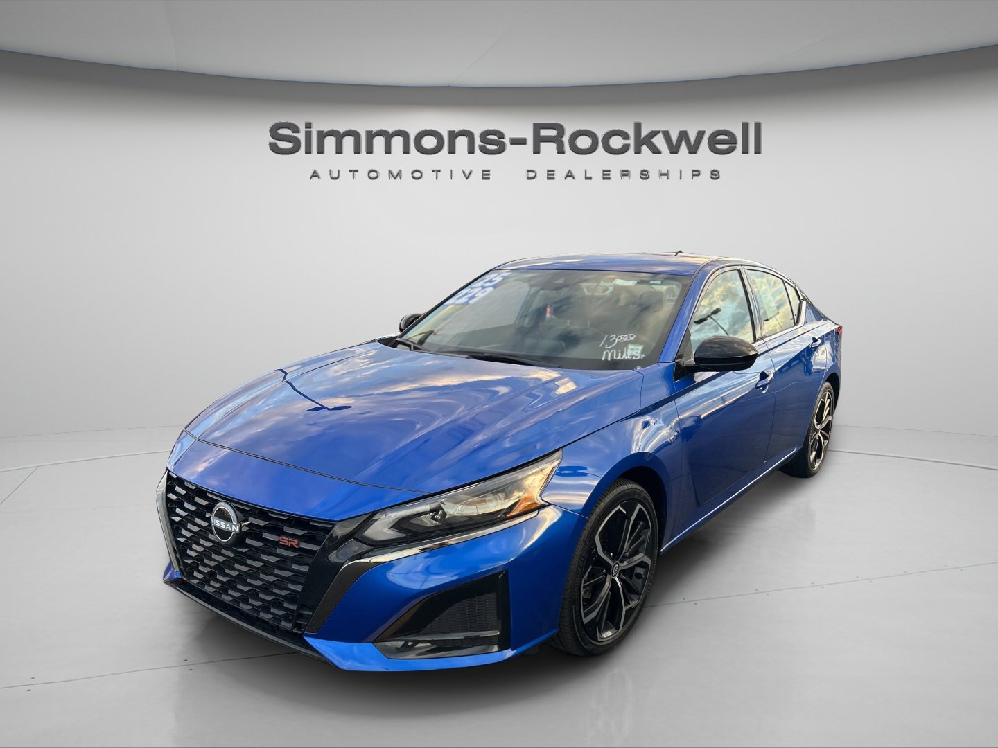 2025 Nissan Altima SR photo 2