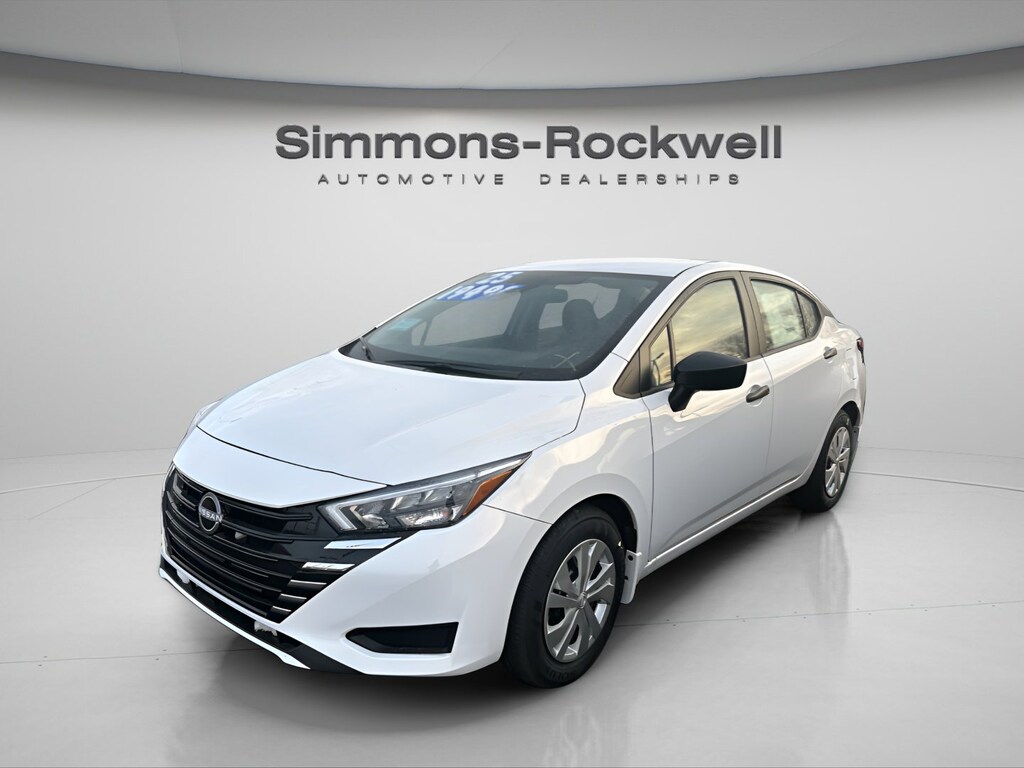 New 2025 Nissan Versa 1.6 S Sedan