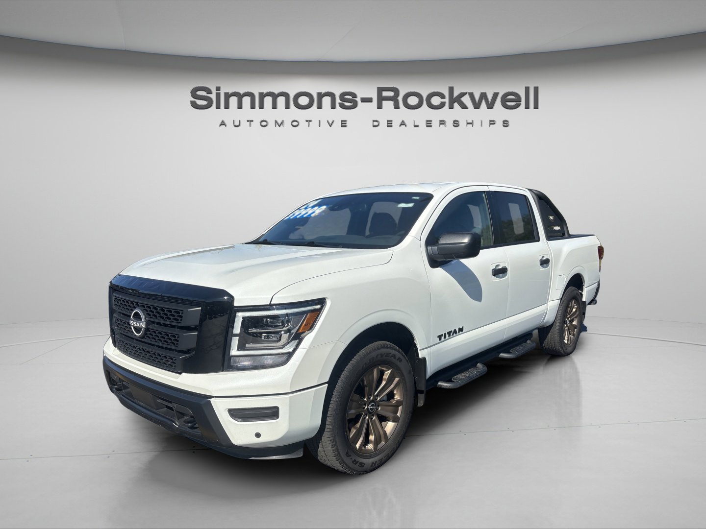2024 Nissan Titan SV photo 2