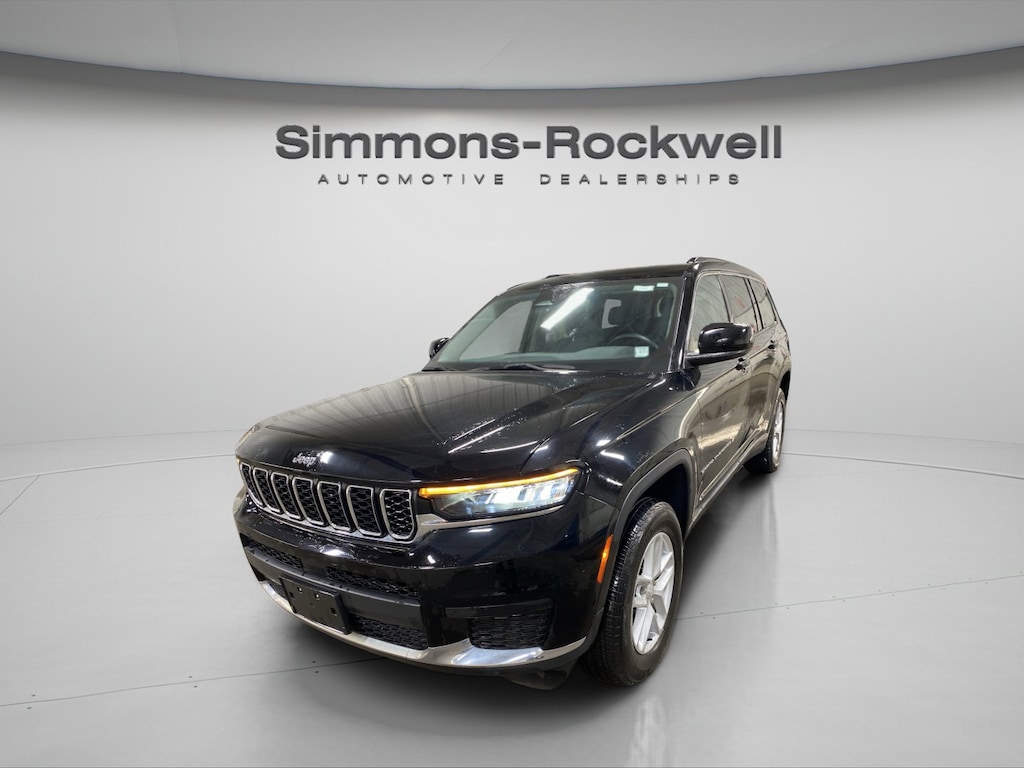 Used 2022 Jeep New Grand Cherokee Laredo SUV
