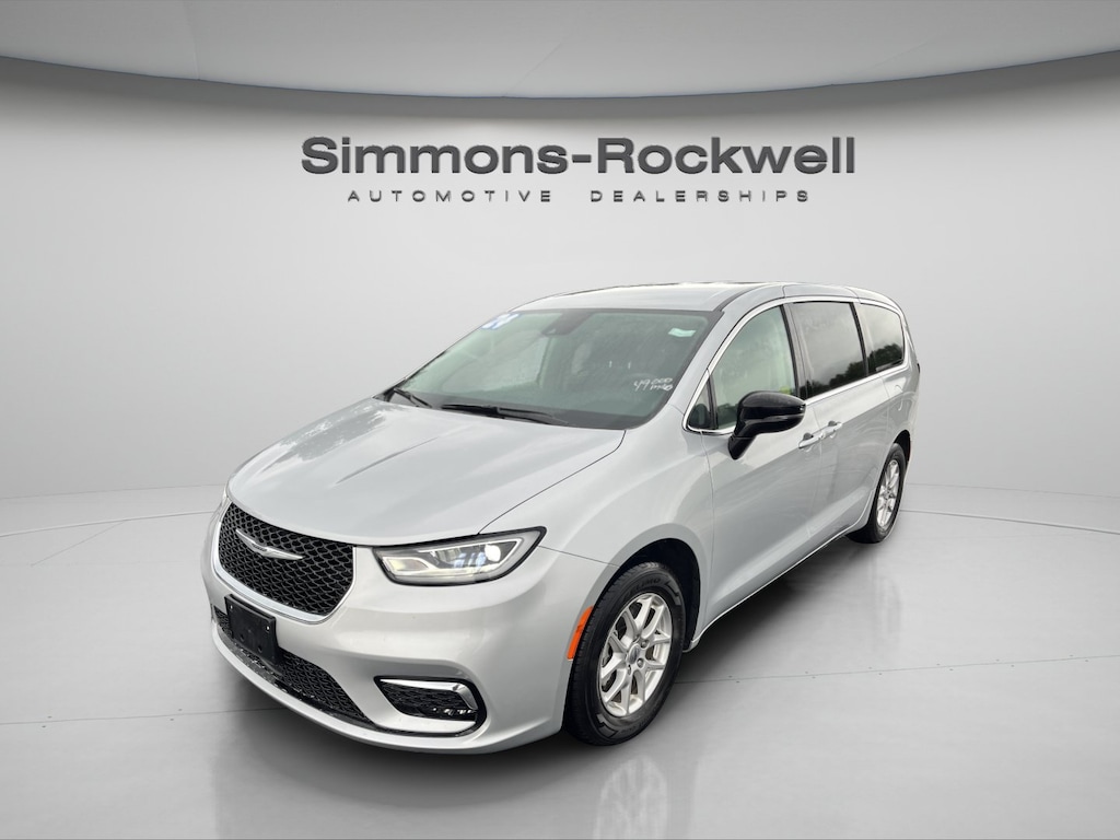 Used 2024 Chrysler Pacifica Touring L Van Passenger Van