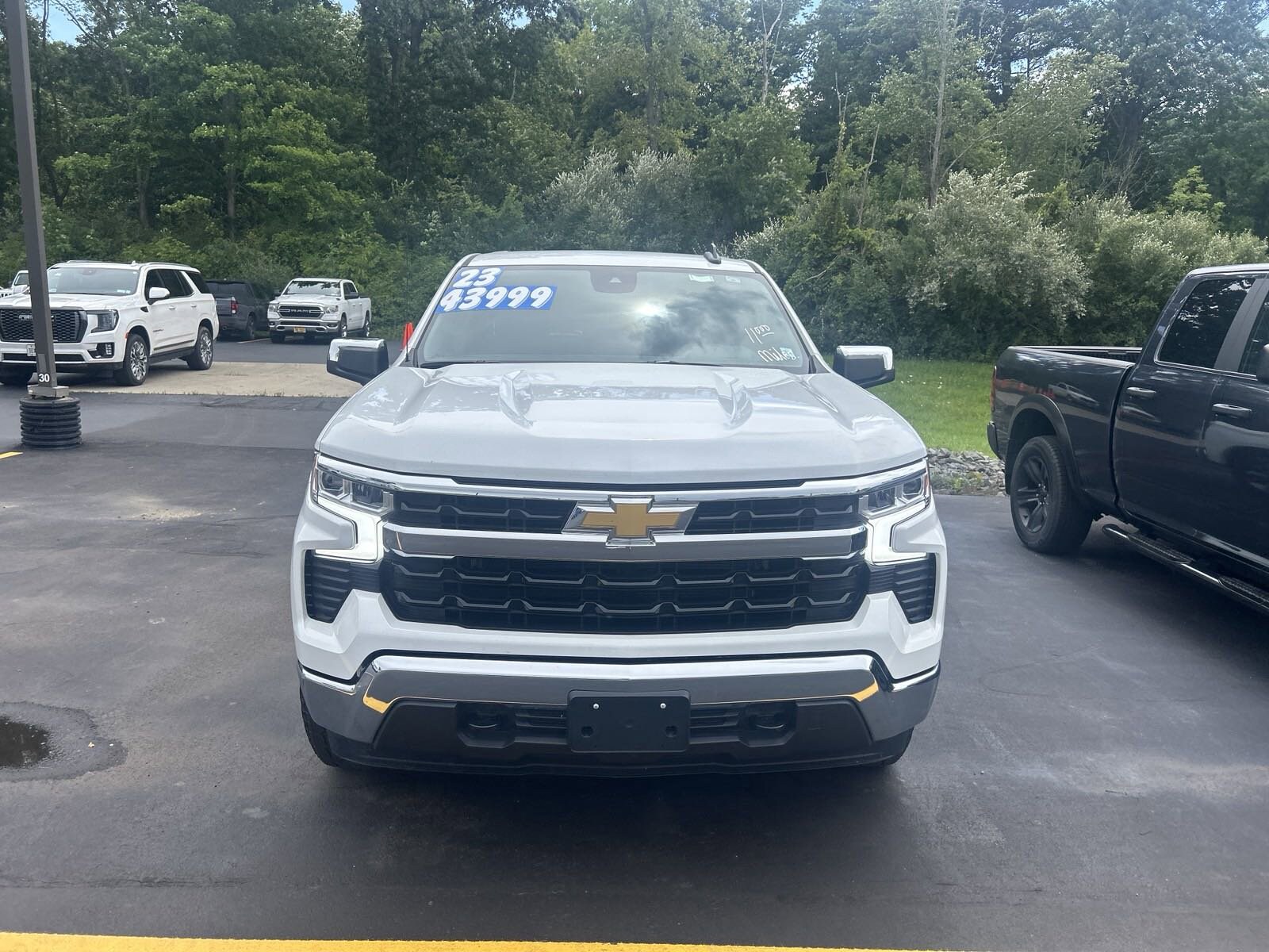 Used 2023 Chevrolet Silverado 1500 LT with VIN 1GCUDDED3PZ238634 for sale in Bath, NY