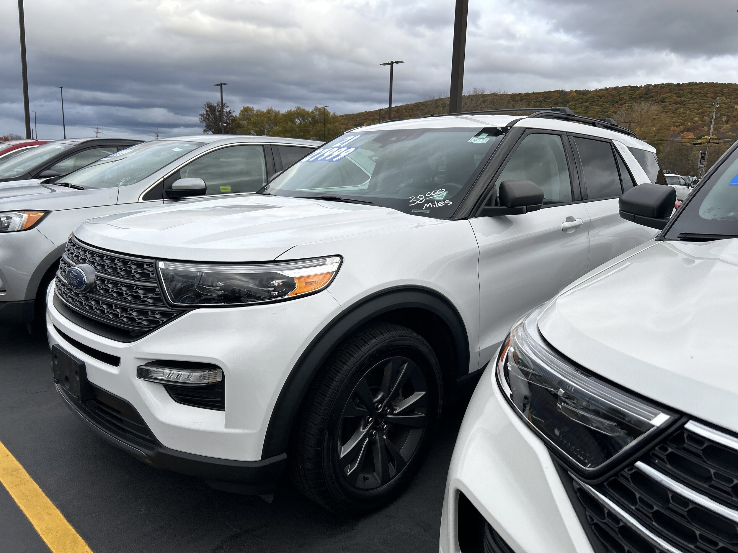 2021 Ford Explorer XLT photo 2