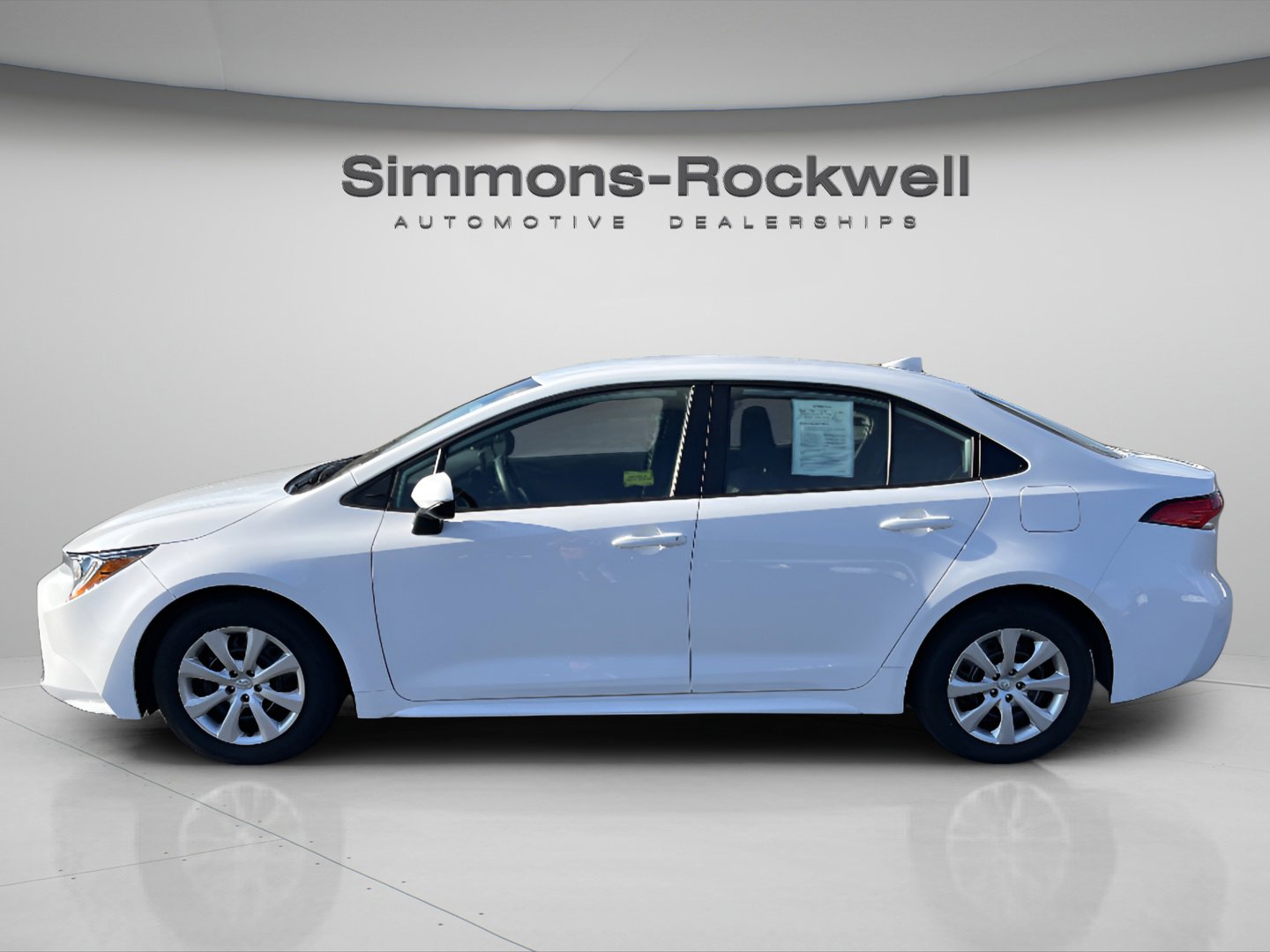 2025 Toyota Corolla LE photo 4