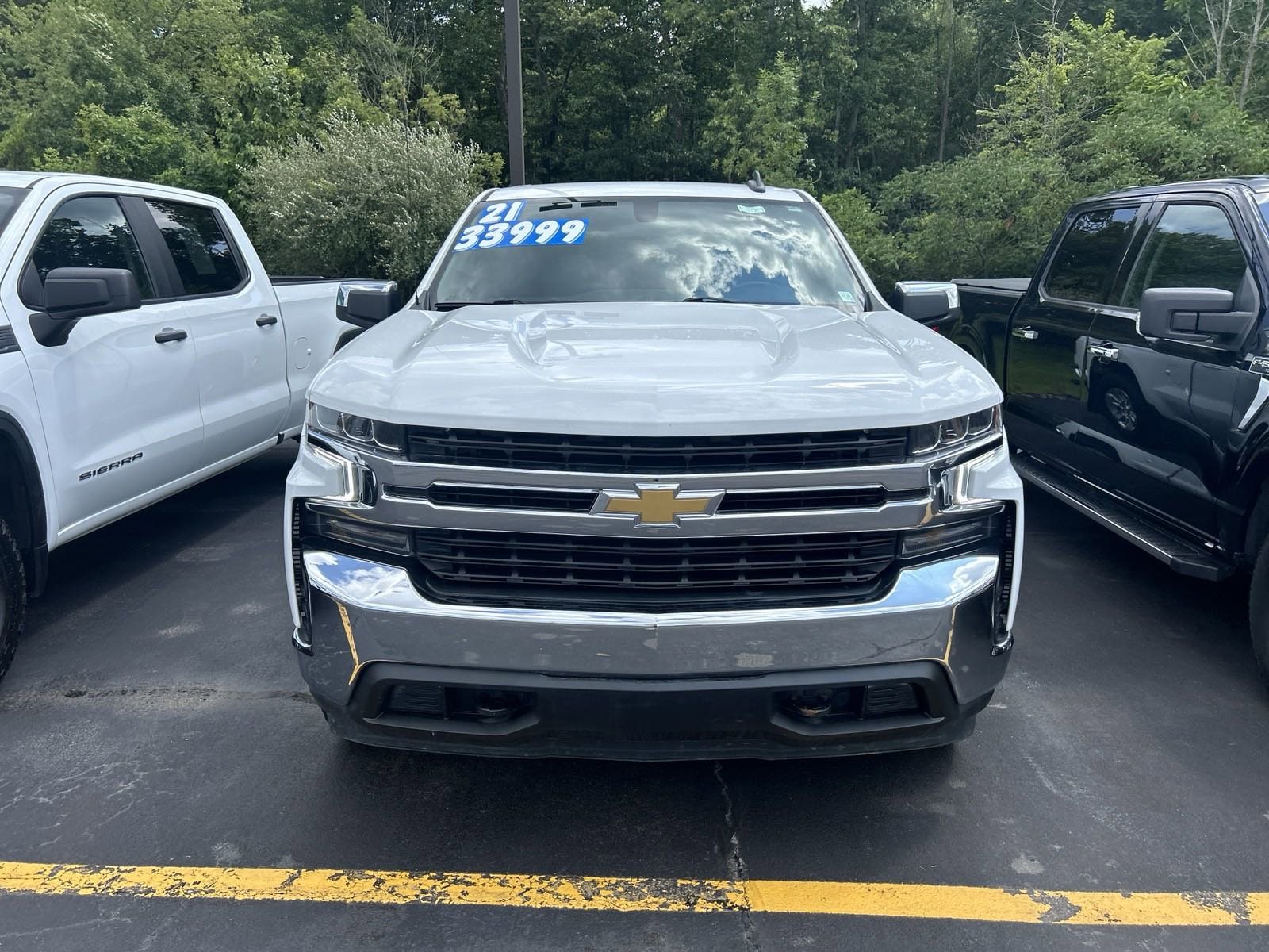 Used 2021 Chevrolet Silverado 1500 LT with VIN 1GCUYDED2MZ197414 for sale in Bath, NY