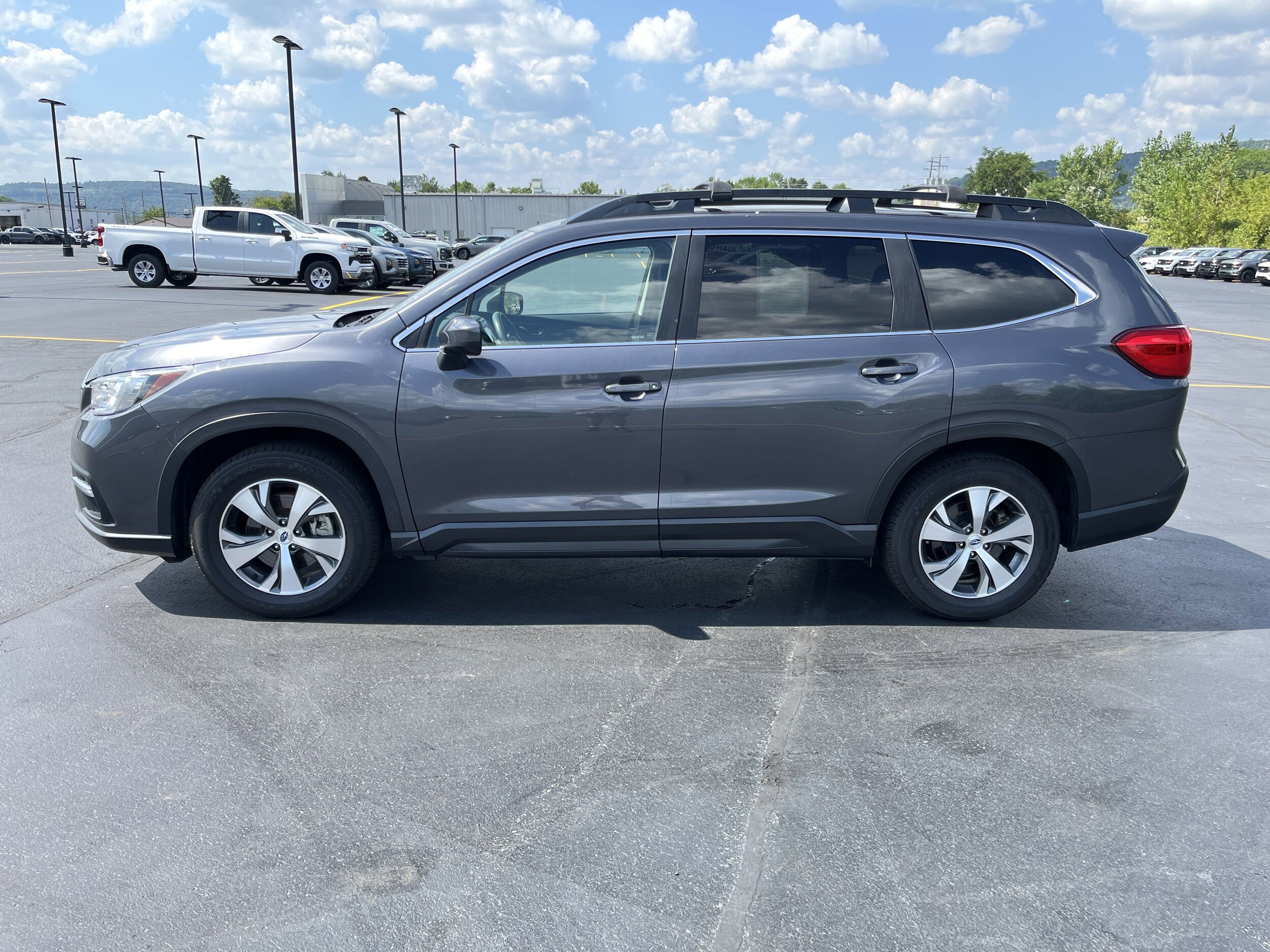 2022 Subaru Ascent Premium photo 3