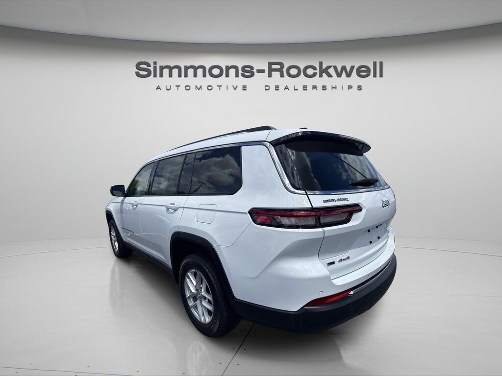 Used 2023 Jeep Grand Cherokee Laredo SUV