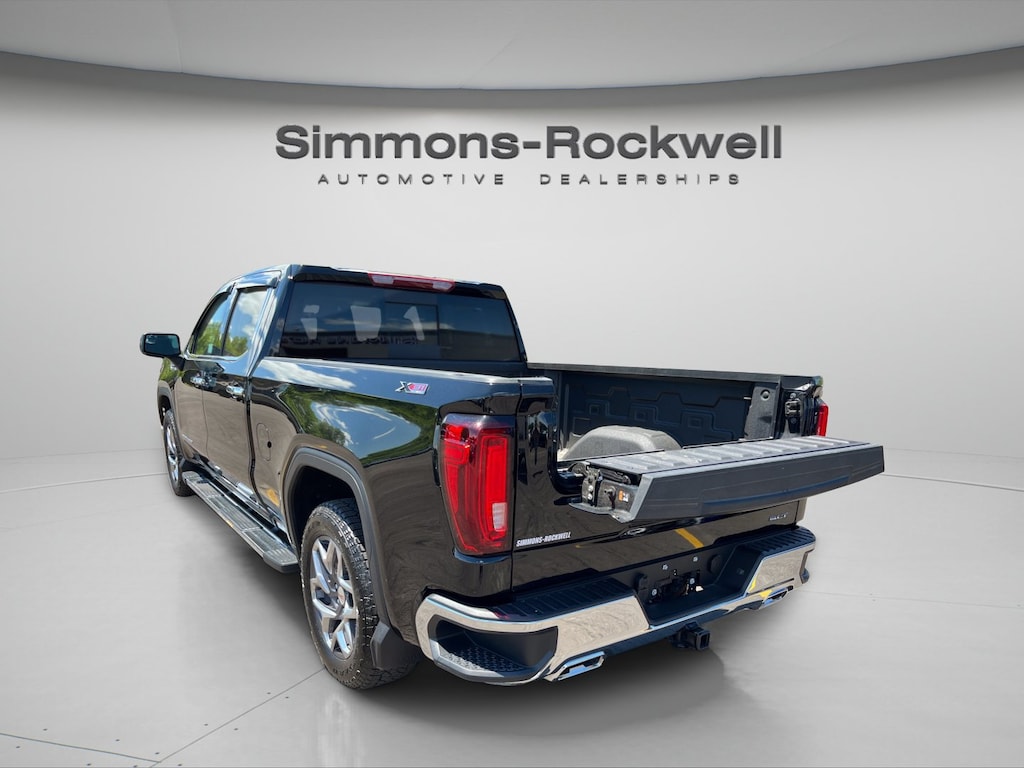 Used 2025 GMC Sierra 1500 SLT Truck Crew Cab