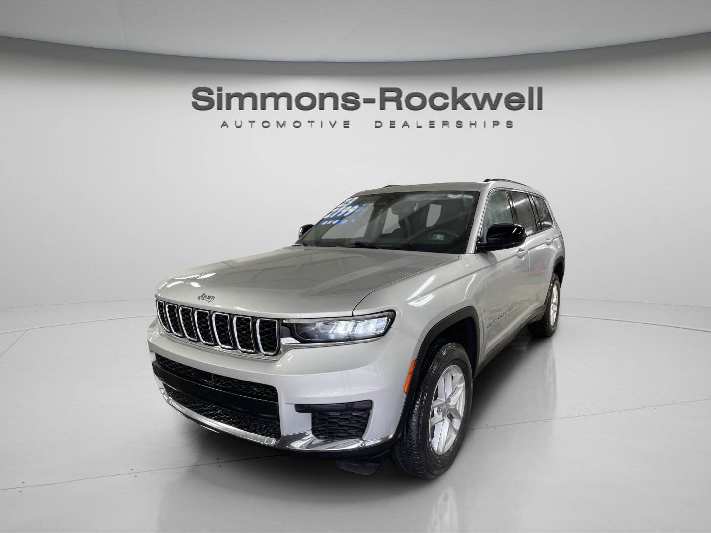 Used 2023 Jeep Grand Cherokee Laredo SUV