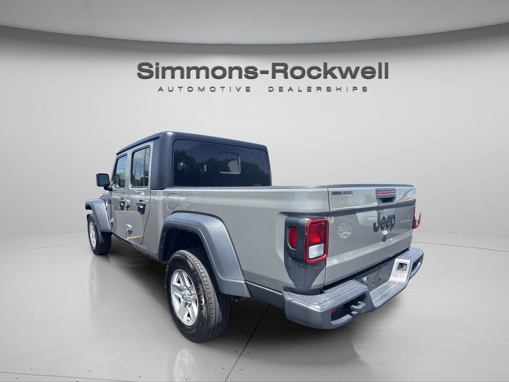 Used 2023 Jeep Gladiator Sport S Truck Crew Cab