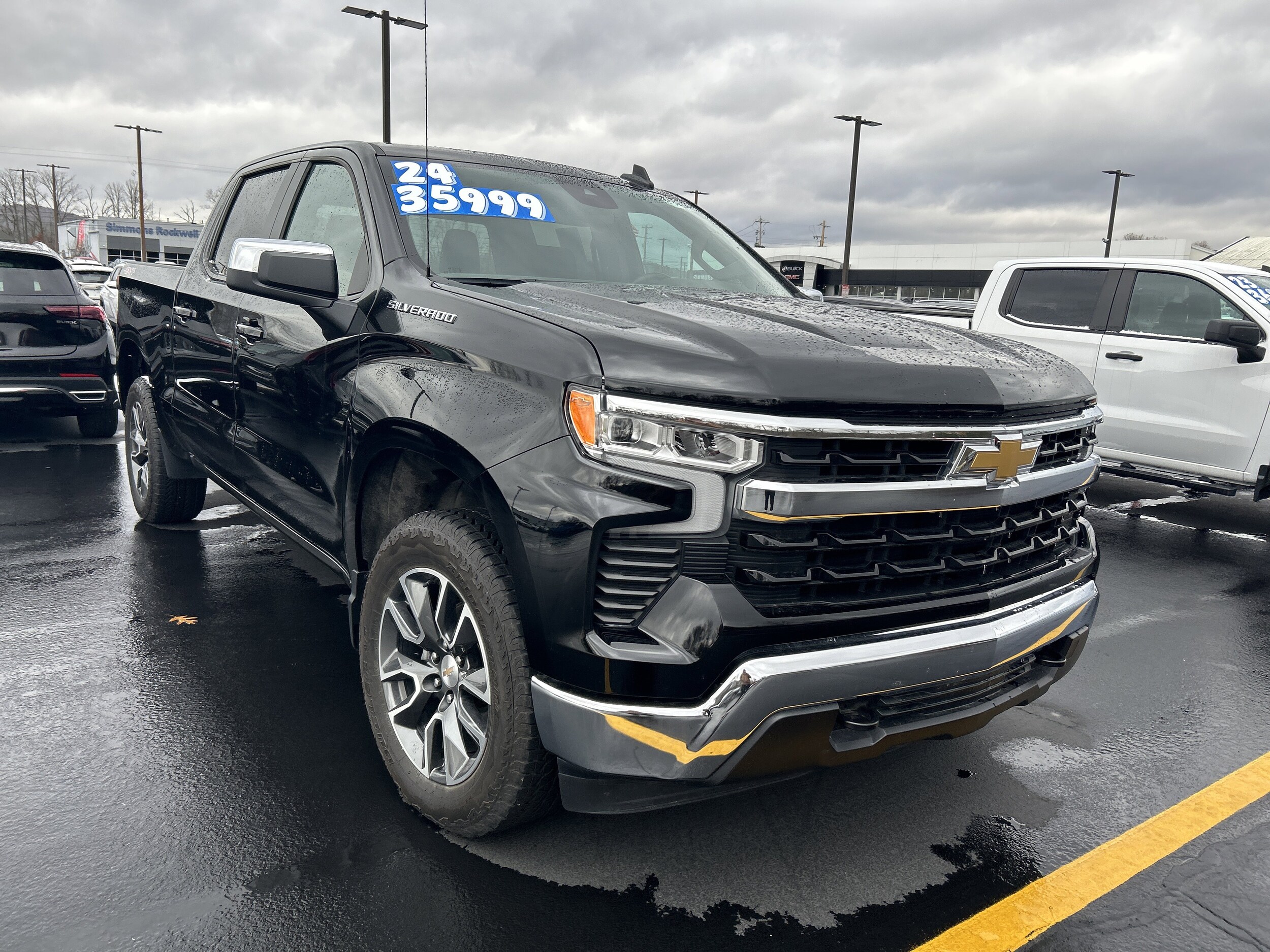 2024 Chevrolet Silverado 1500 LT photo 2