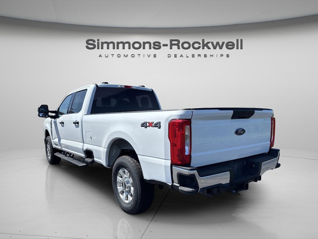 Used 2024 Ford F-250 XLT Truck Crew Cab