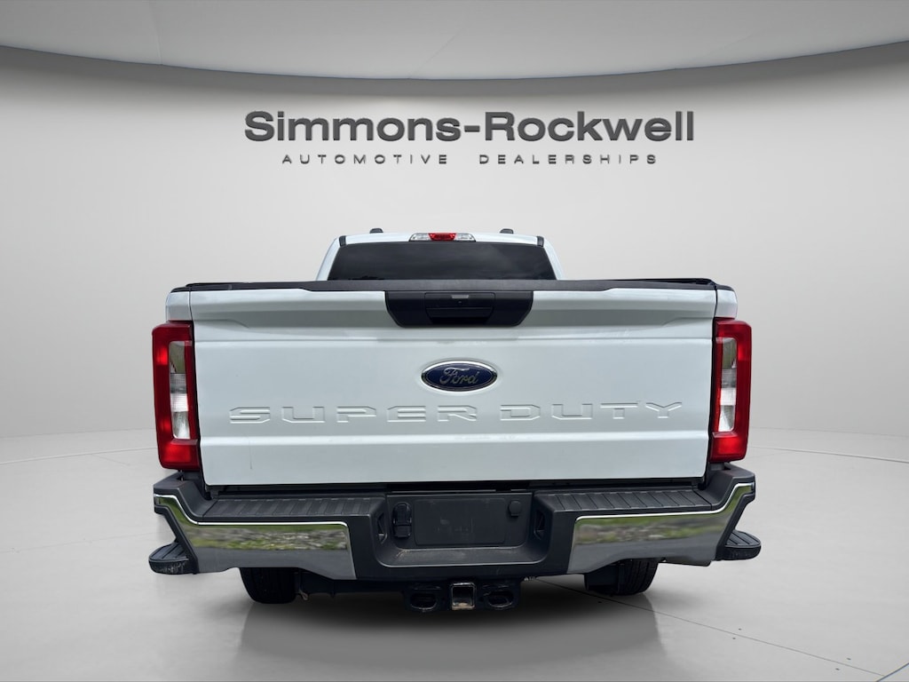 Used 2025 Ford F-250 XLT Truck Crew Cab