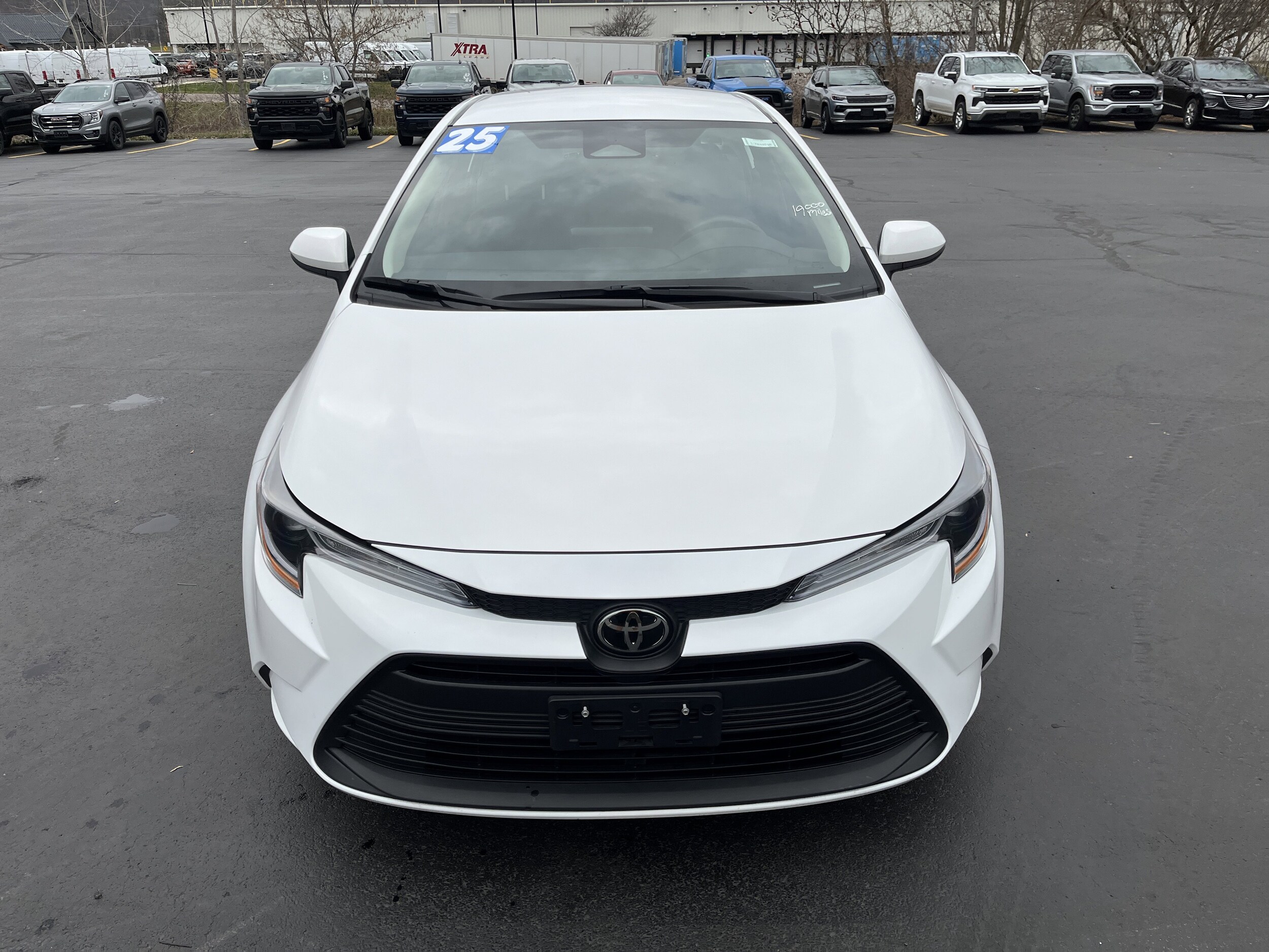 2025 Toyota Corolla LE photo 2