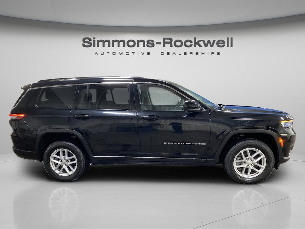 Used 2022 Jeep New Grand Cherokee Laredo SUV